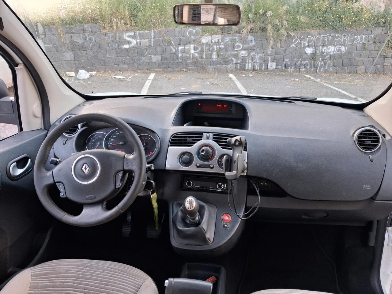 Renault Kangoo Pianale ribassato con rampa disabili in carrozzina