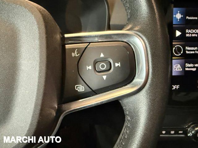 VOLVO XC40 T2 Momentum Pro