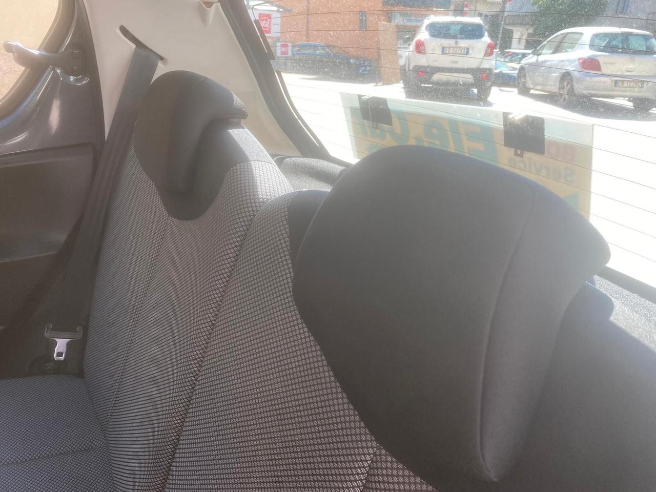 Toyota Aygo 1.0 12V VVT-i 5 porte Lounge Connect
