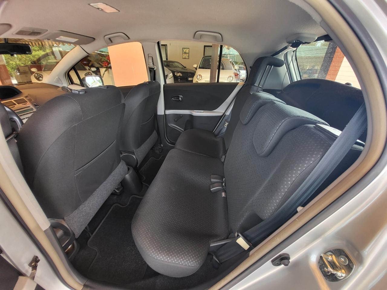 Toyota Yaris 1.0 5 porte