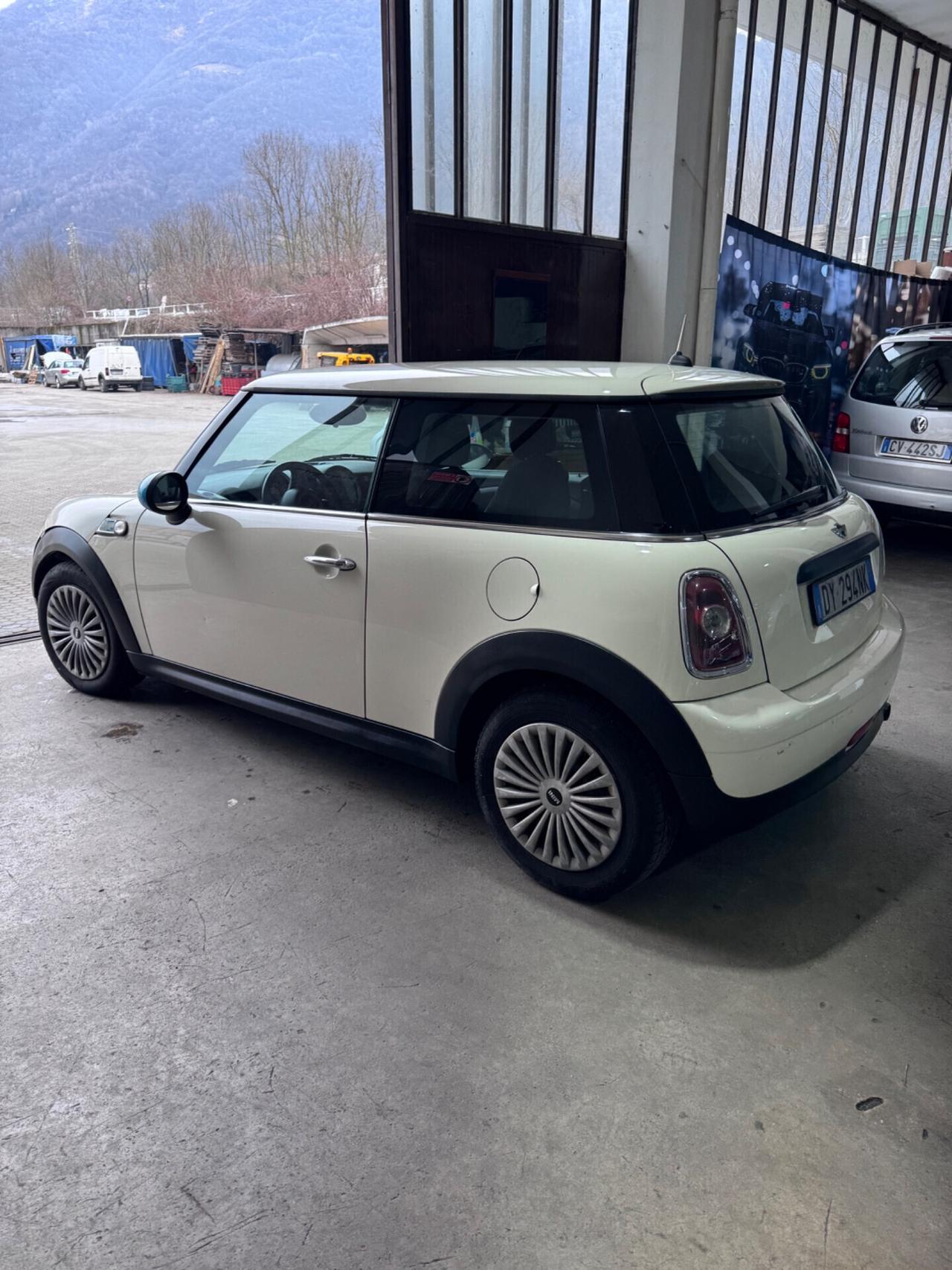 Mini Cooper 1.4 benzina Ray