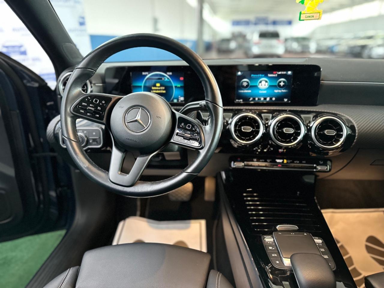 Splendida Mercedes-benz A 180/Automatic Premium2020