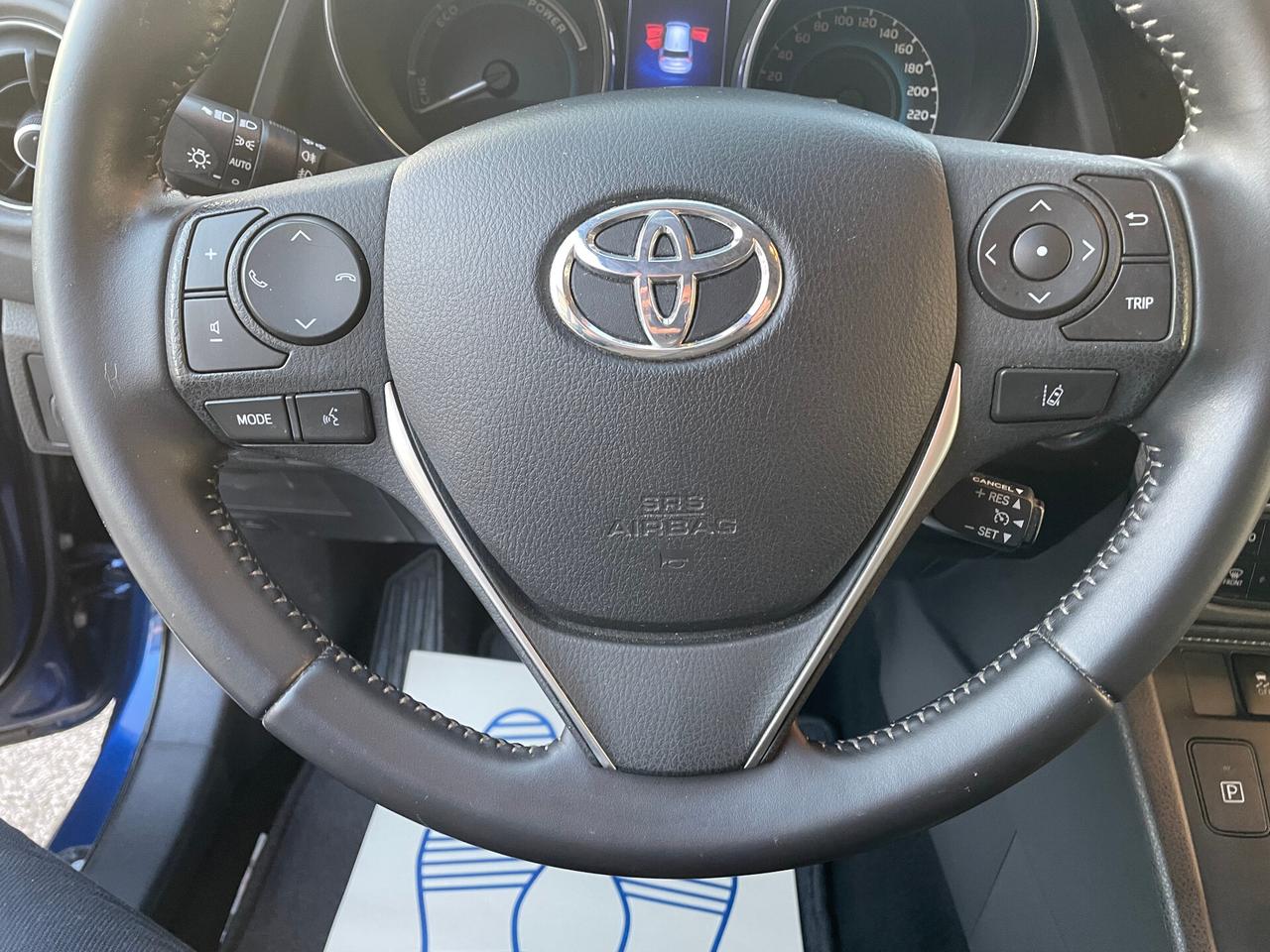 Toyota Auris 1.8 Hybrid Lounge