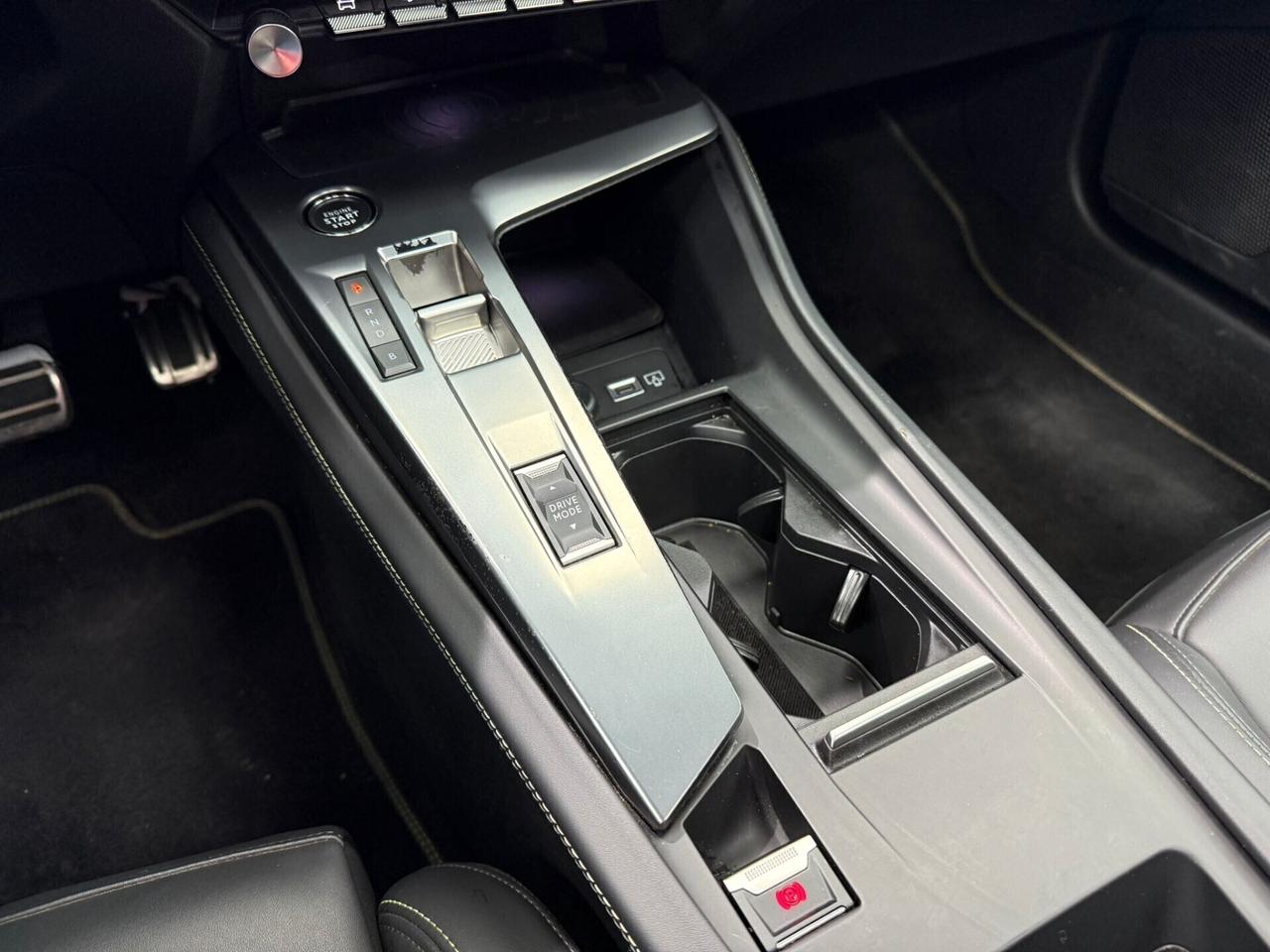 Peugeot 408 Hybrid 225 e-EAT8 GT (745)