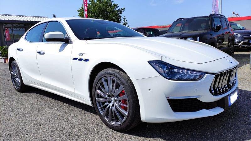 Maserati Ghibli 330 CV MHEV GT