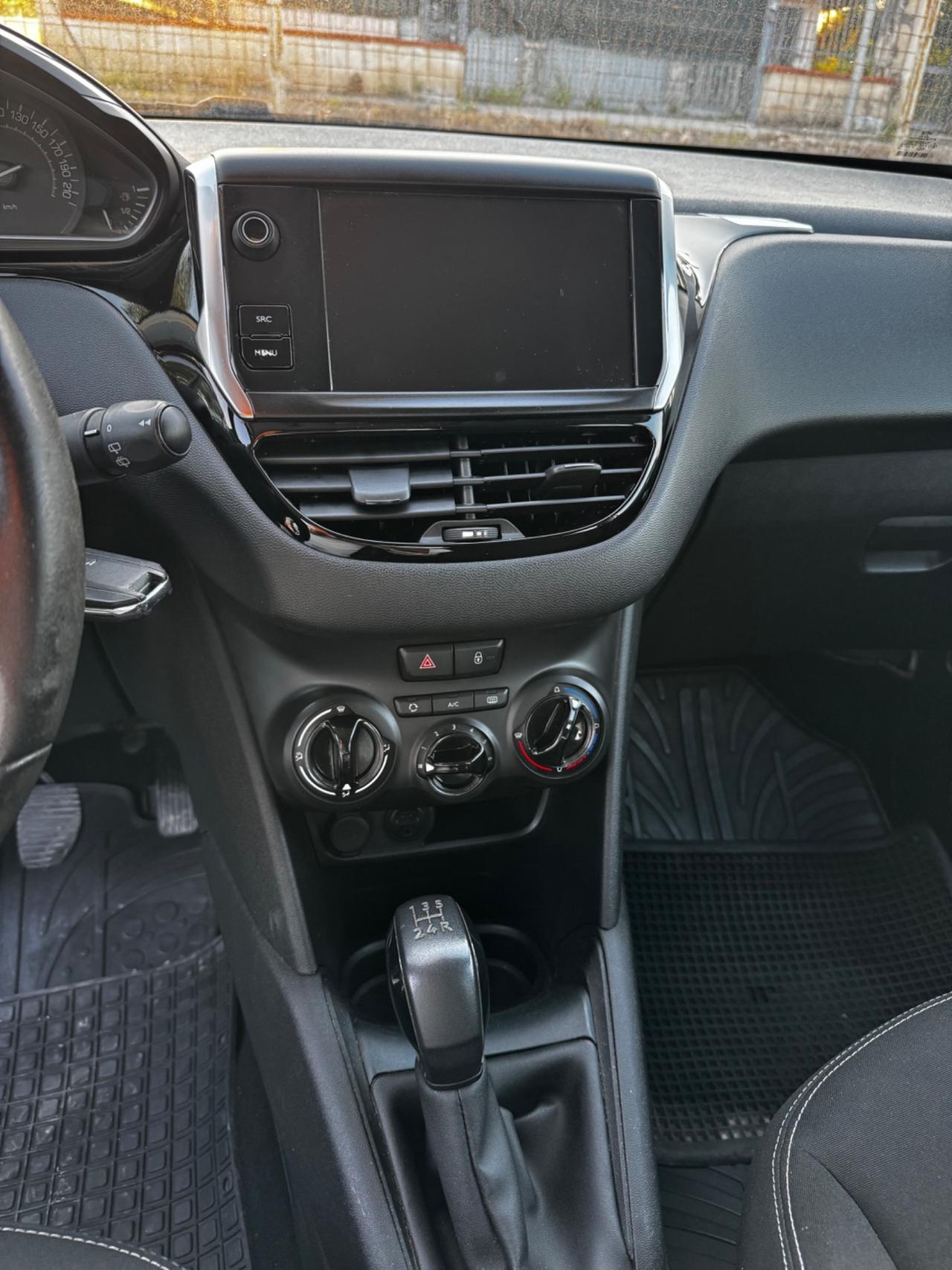 Peugeot 208 PureTech 82 5p. GPL Allure