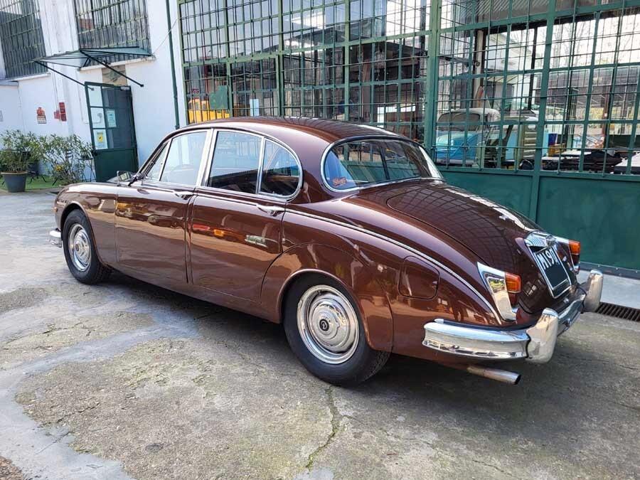 Daimler 2.5 V8 Saloon 250 – 1964