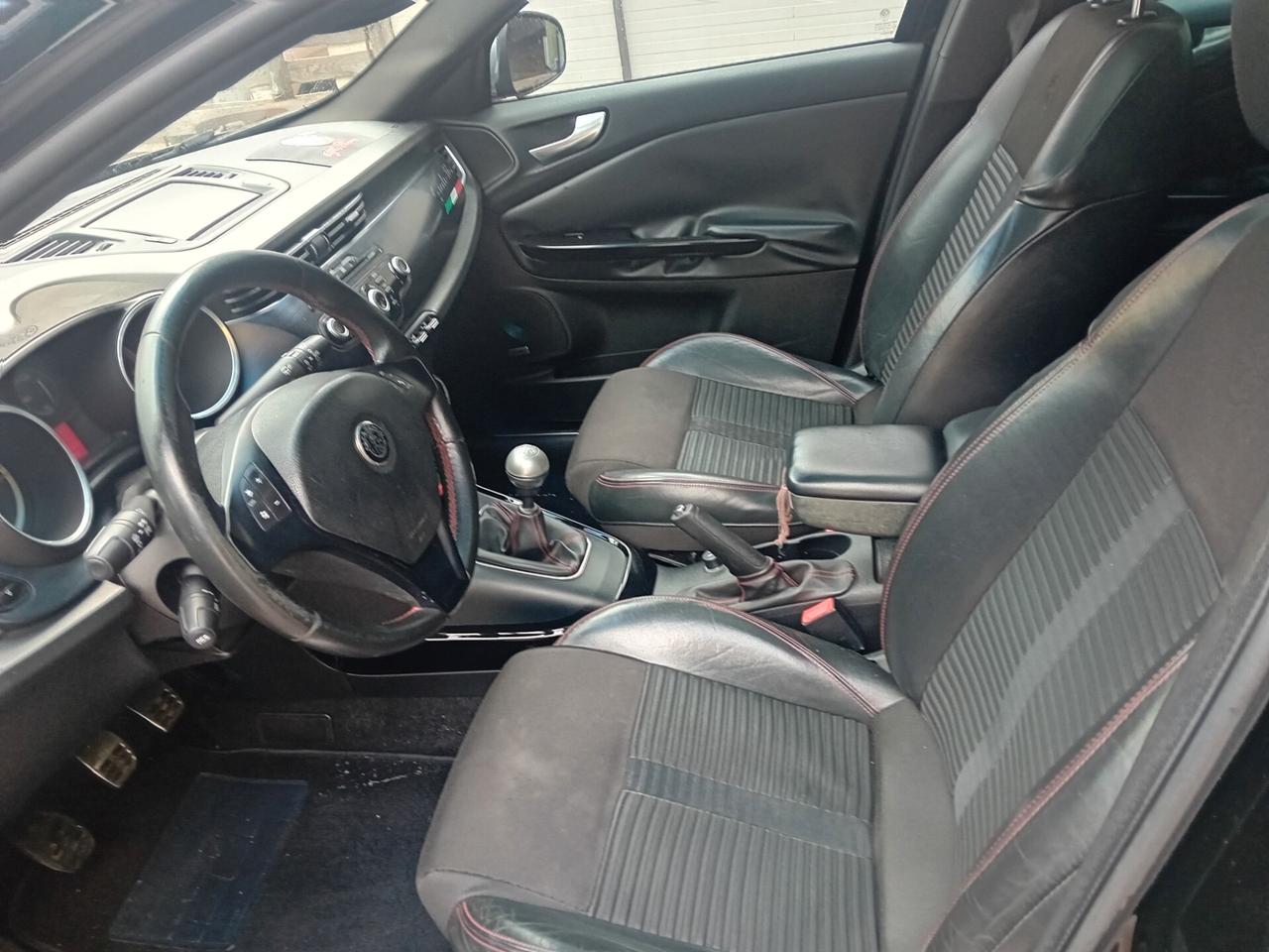 Alfa Romeo Giulietta 1.6 JTDm-2 105 CV Veloce