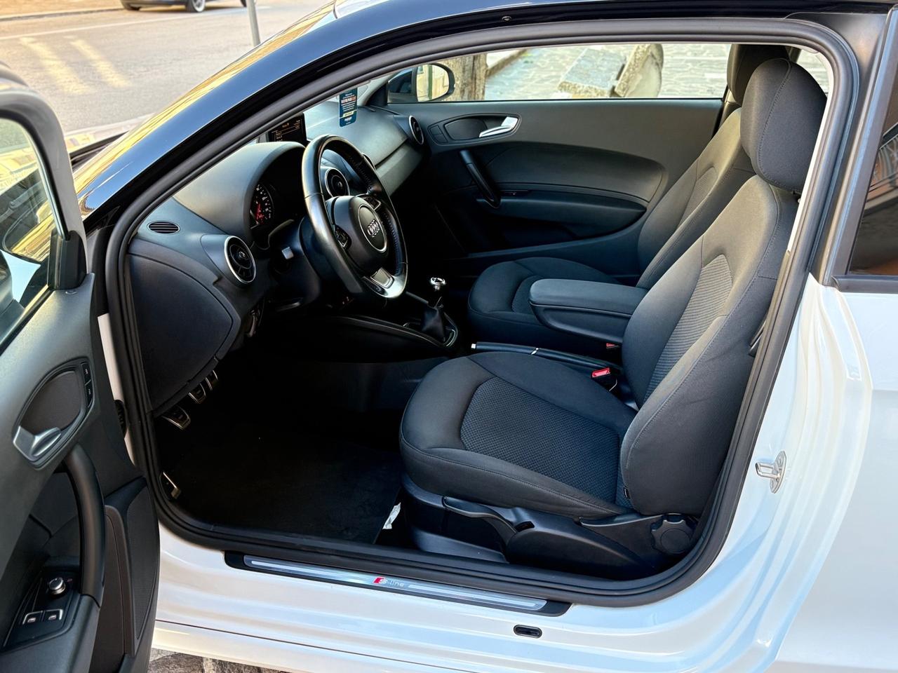Audi A1 1.4 TDI 90 CV PERLATA S-LINE FULL/LED