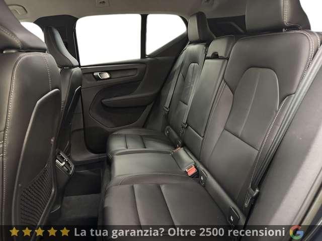 Volvo XC40 B4 AWD automatico Momentum Pro