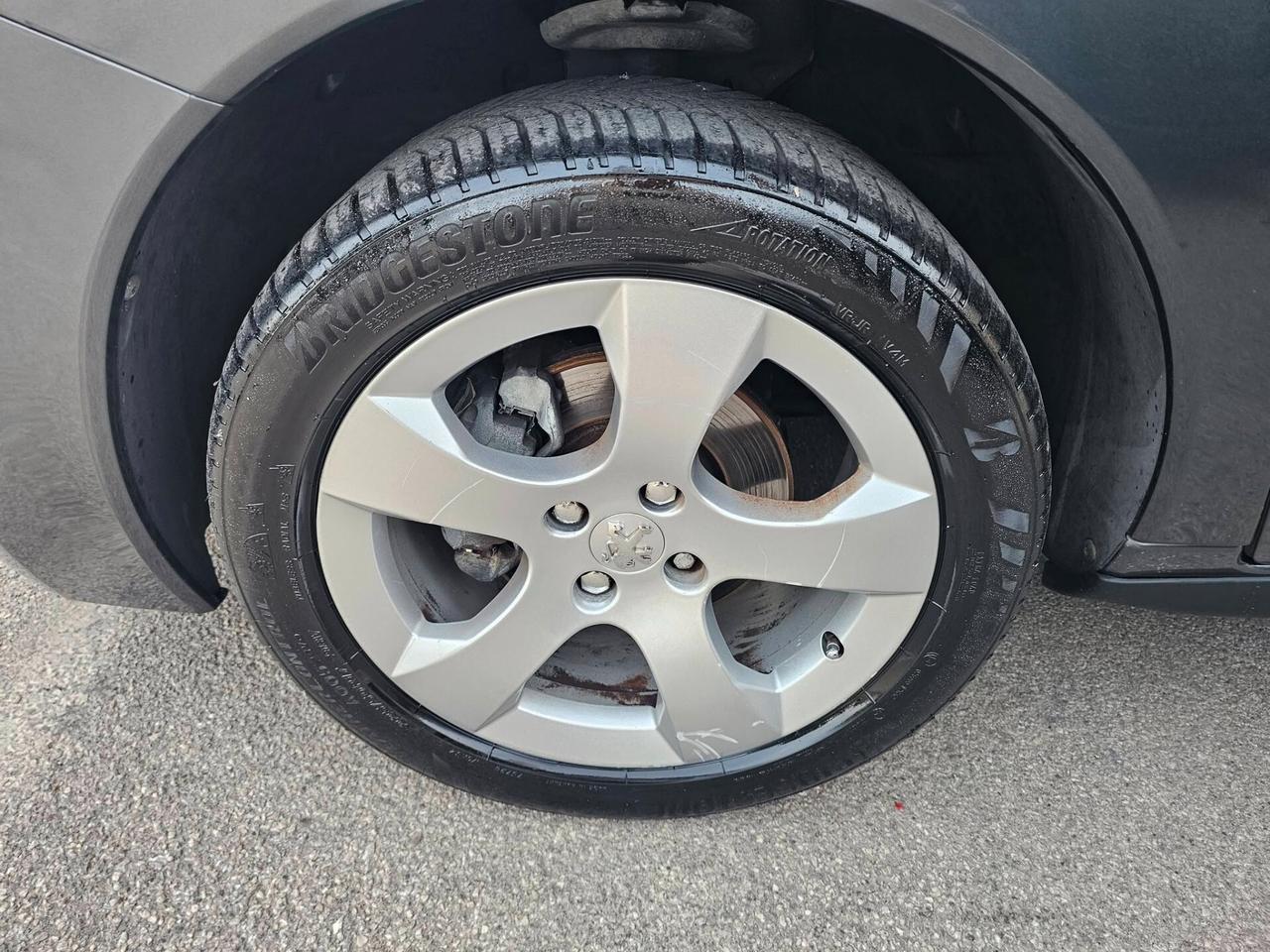 PEUGEOT 3008 1.6 HDI 115CV BUSINESS