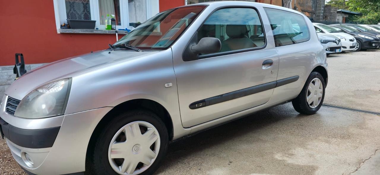 Renault Clio 1.2 cat 3 porte Confort Authentique neop