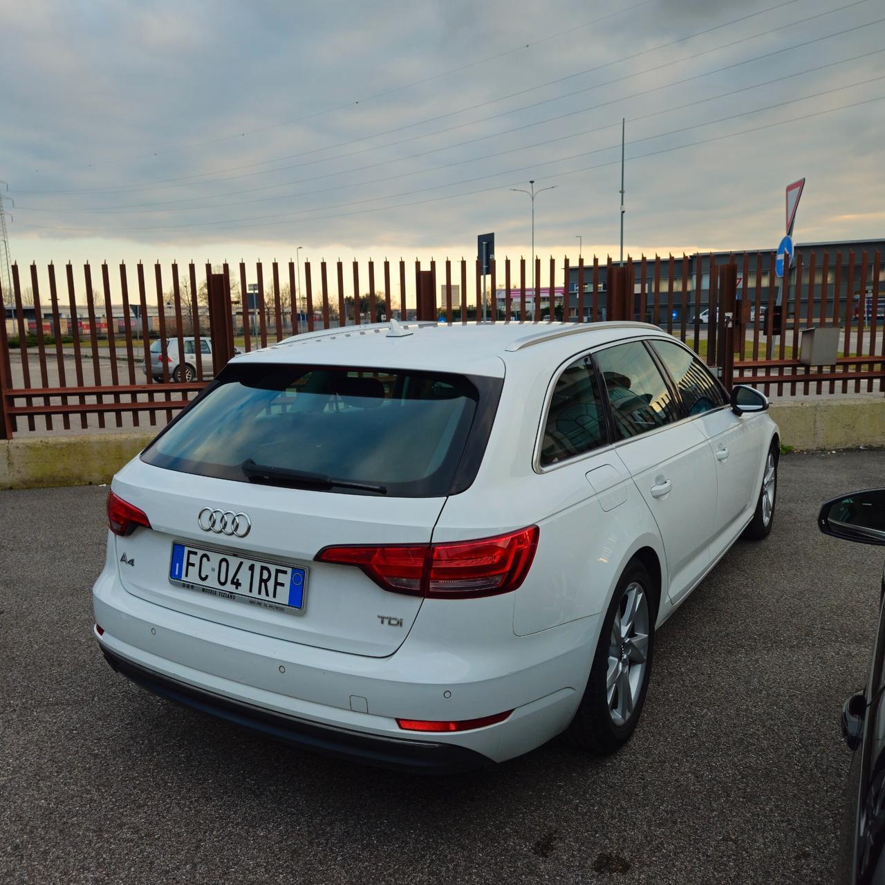 Audi A4 2.0 TDI 150 CV ultra S tronic Business Sport