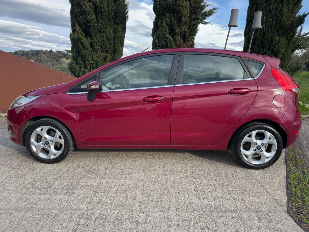 Ford Fiesta 1.4 5 porte Bz.- GPL Titanium