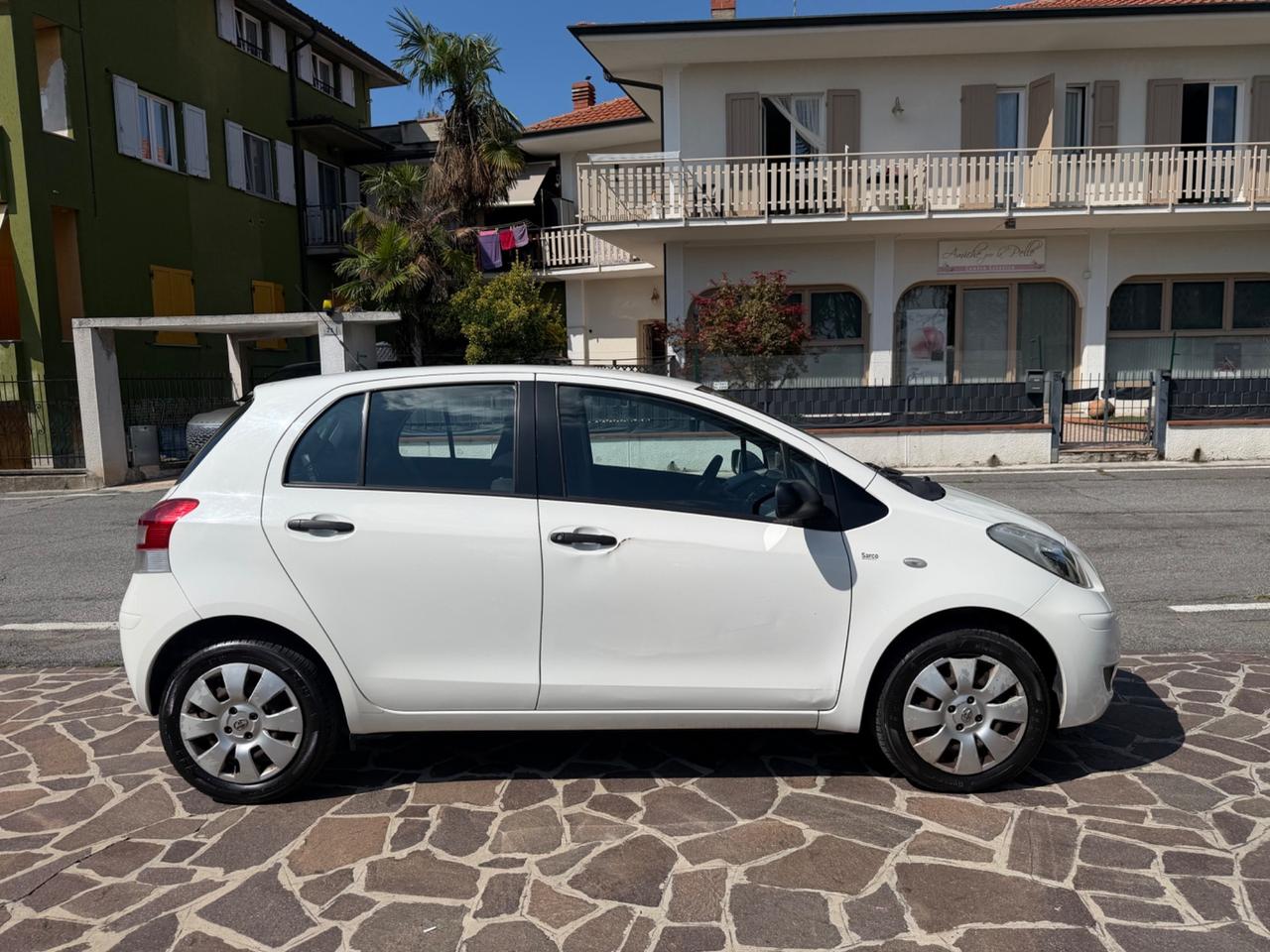 Toyota Yaris 1.0 5 porte Sol