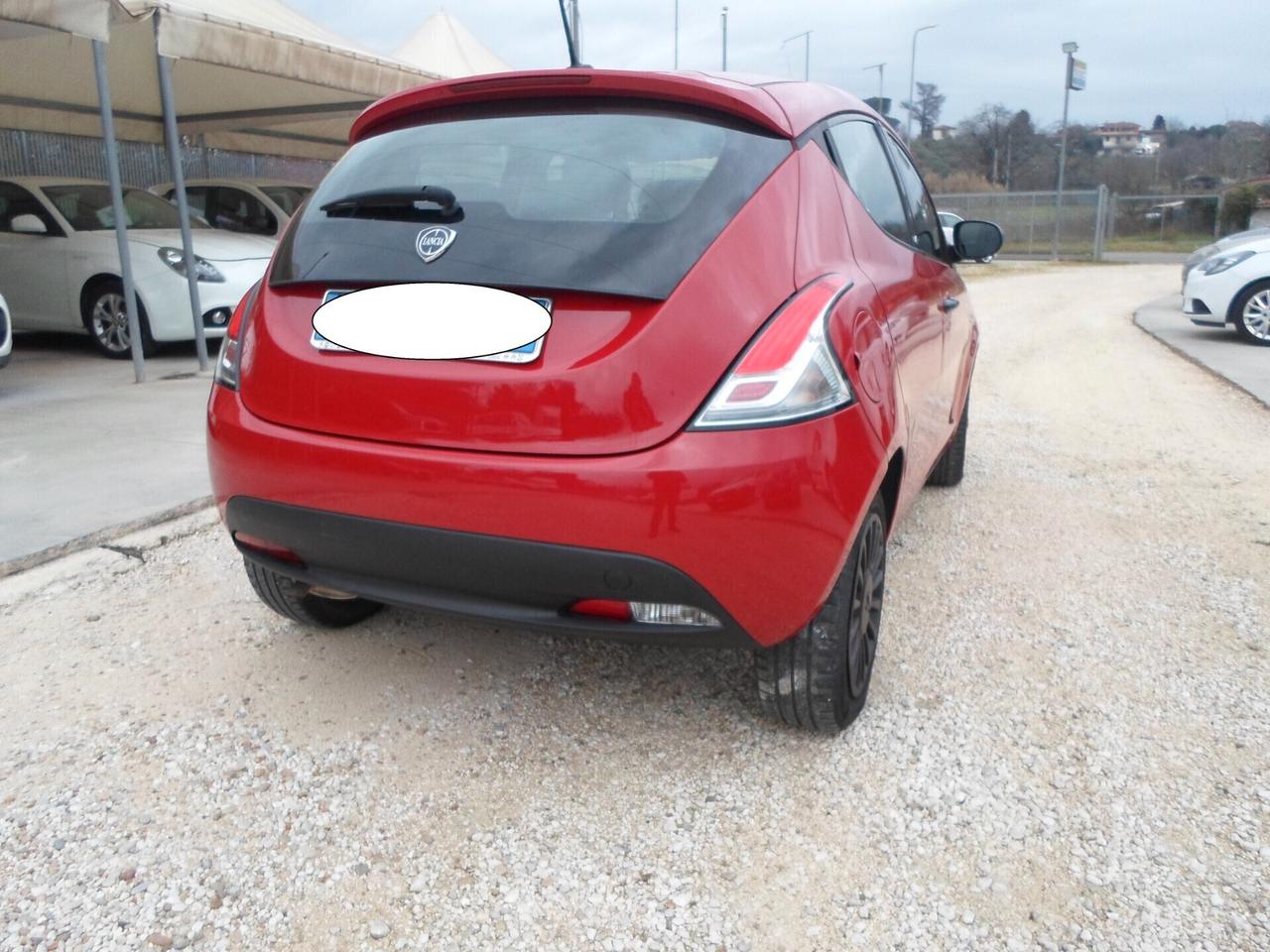 Lancia Ypsilon 1.2 69 CV 5 porte GPL Ecochic Monogram