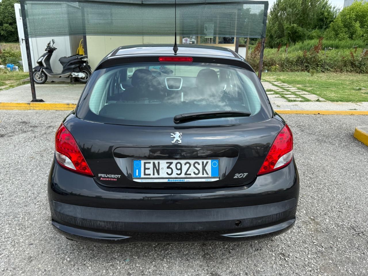 Peugeot 207 1.4 HDi 70CV 5p. Active