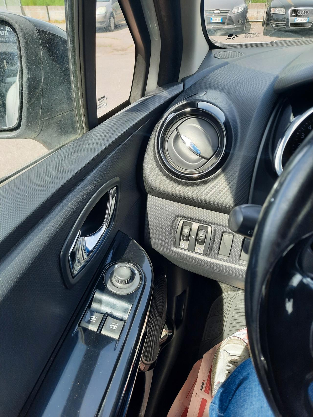 Renault Clio 1.2 75CV 5 porte Live OK NEOPATENTATI