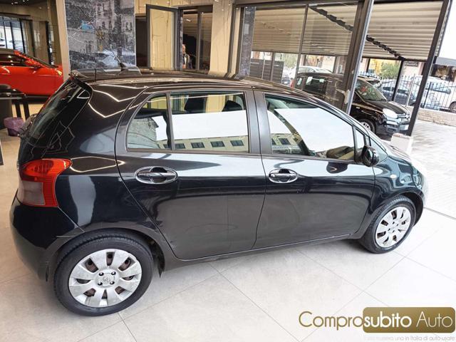 TOYOTA Yaris 1.0 5 porte