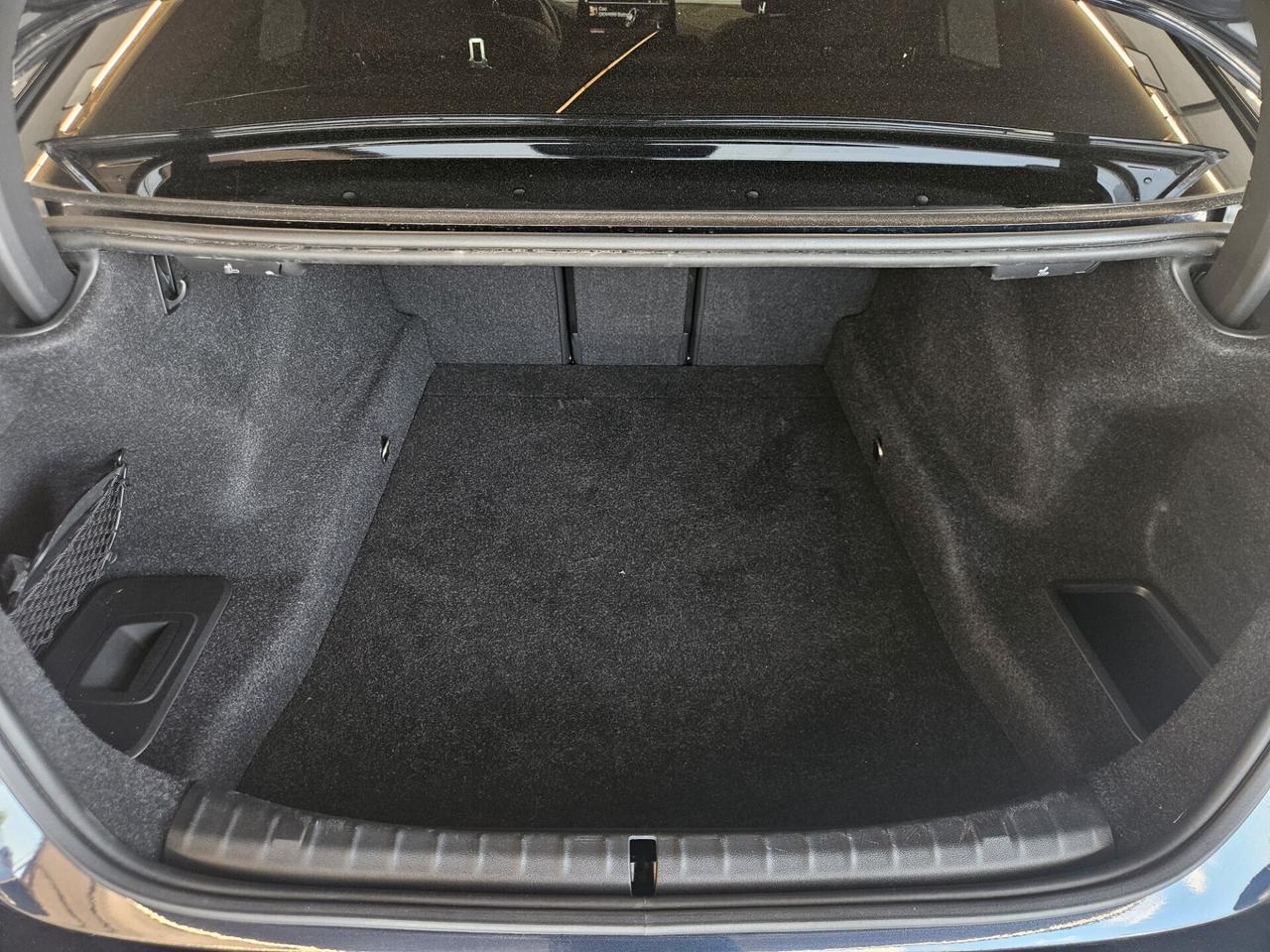 BMW 520 Berlina LCI mhev 48V Business auto