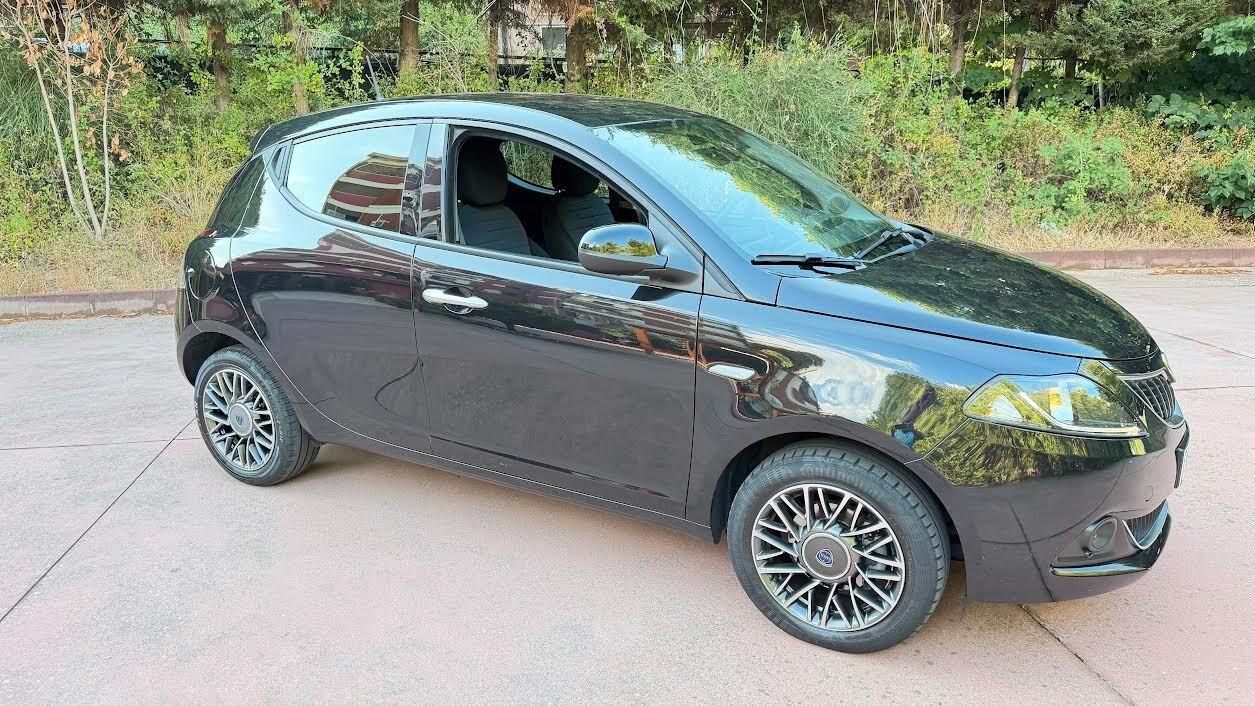 Lancia Ypsilon 1.0 FireFly 5 porte S&S Hybrid Gold Plus