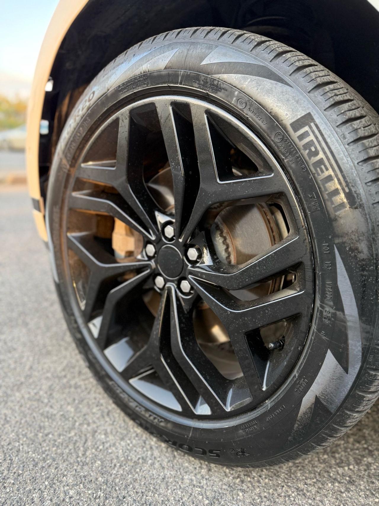 Range Rover Evoque R-Dynamic SE