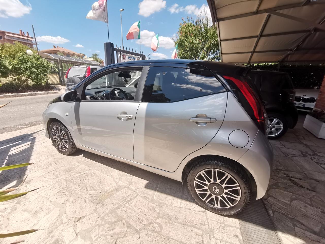 Toyota Aygo 1.0 VVT-i 72 CV 5 porte x-clusiv