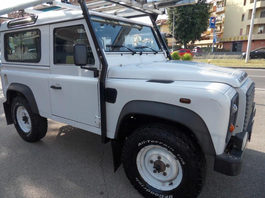 Land Rover Defender 90 2.2 TD4 Station Wagon N1