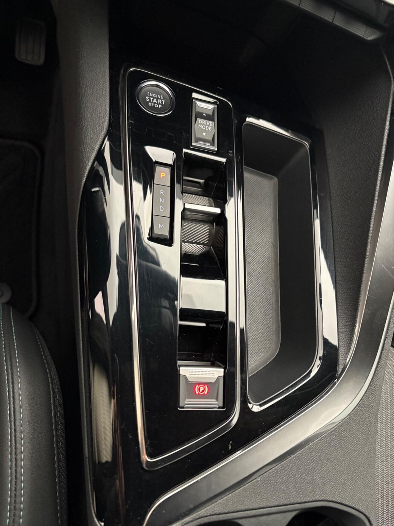 Peugeot 3008 BlueHDi 130cv EAT8 ALLURE