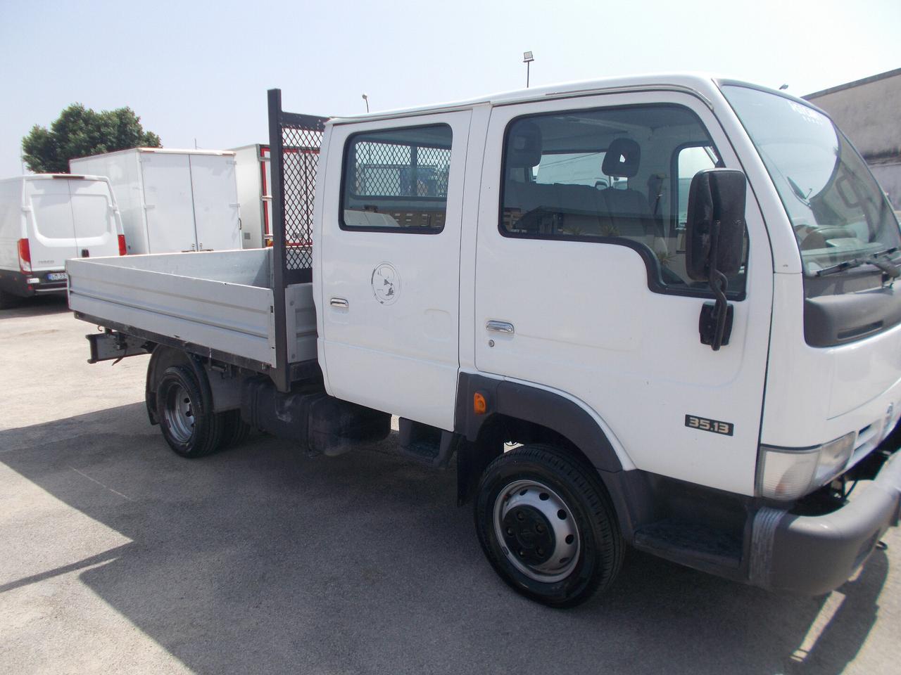 iveco nissan cabstar 35.13 2005 doppia + cassone fisso