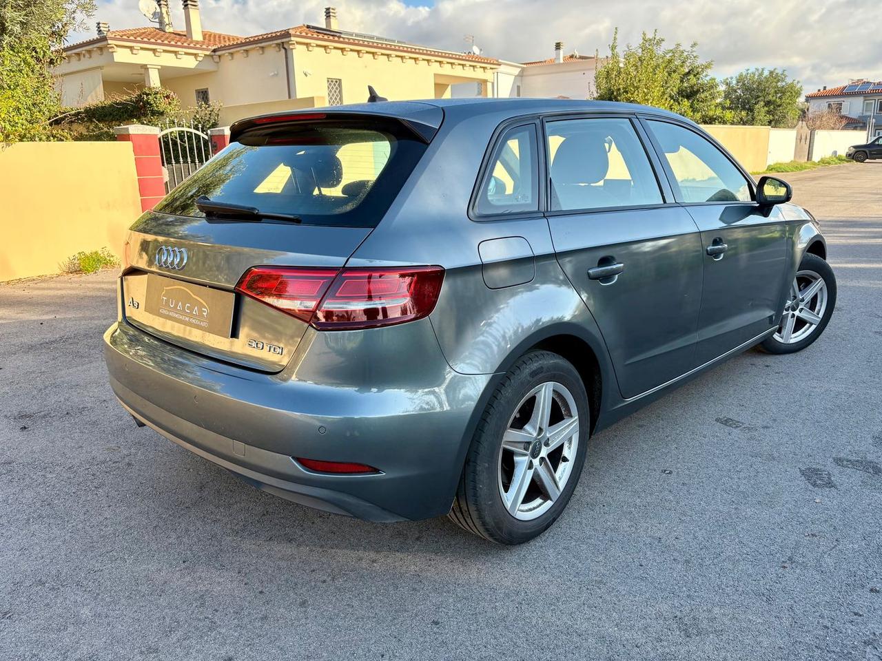 Audi A3 1.6 30 TDI Admired #8285