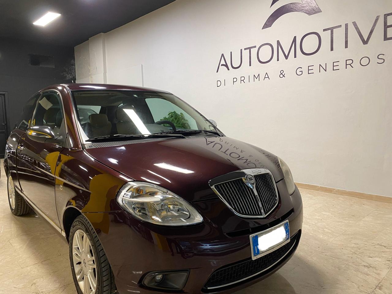 Lancia Ypsilon 1.3 MJT 90 CV Platino