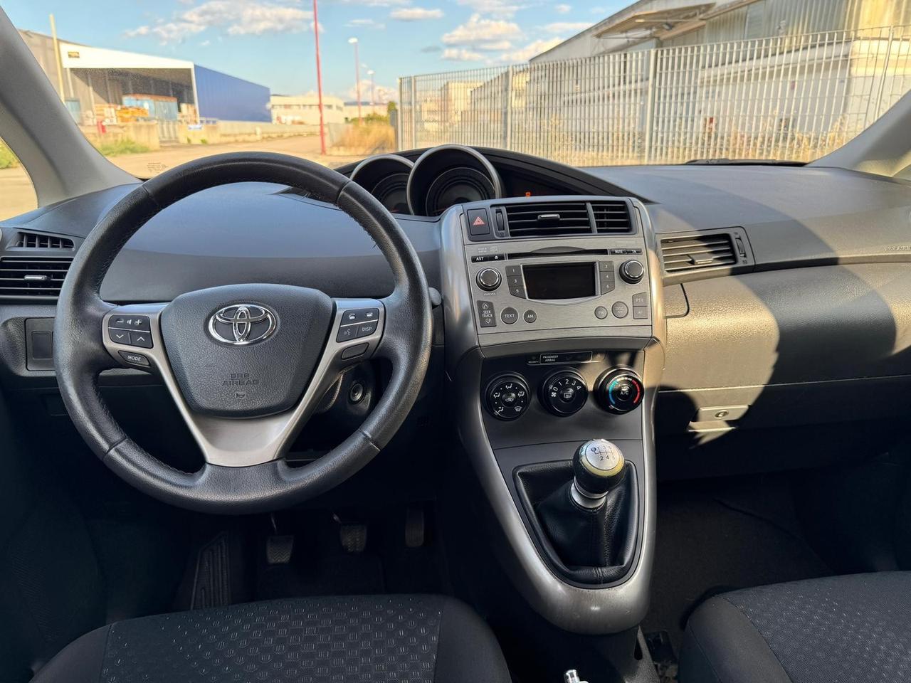 Toyota Verso 2.0 D Sol 146000 km GARANZIA 12 m