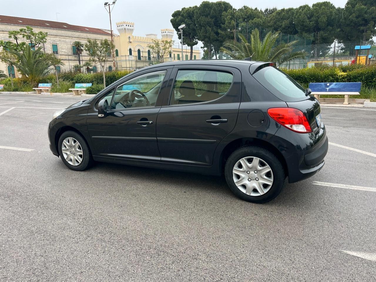 Peugeot 207 1.4 BENZINA KW 70 5p.UsatoGarantito