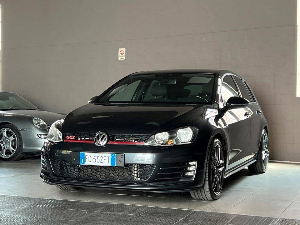 Volkswagen Golf GTI Performance 2.0 TSI DSG 5p