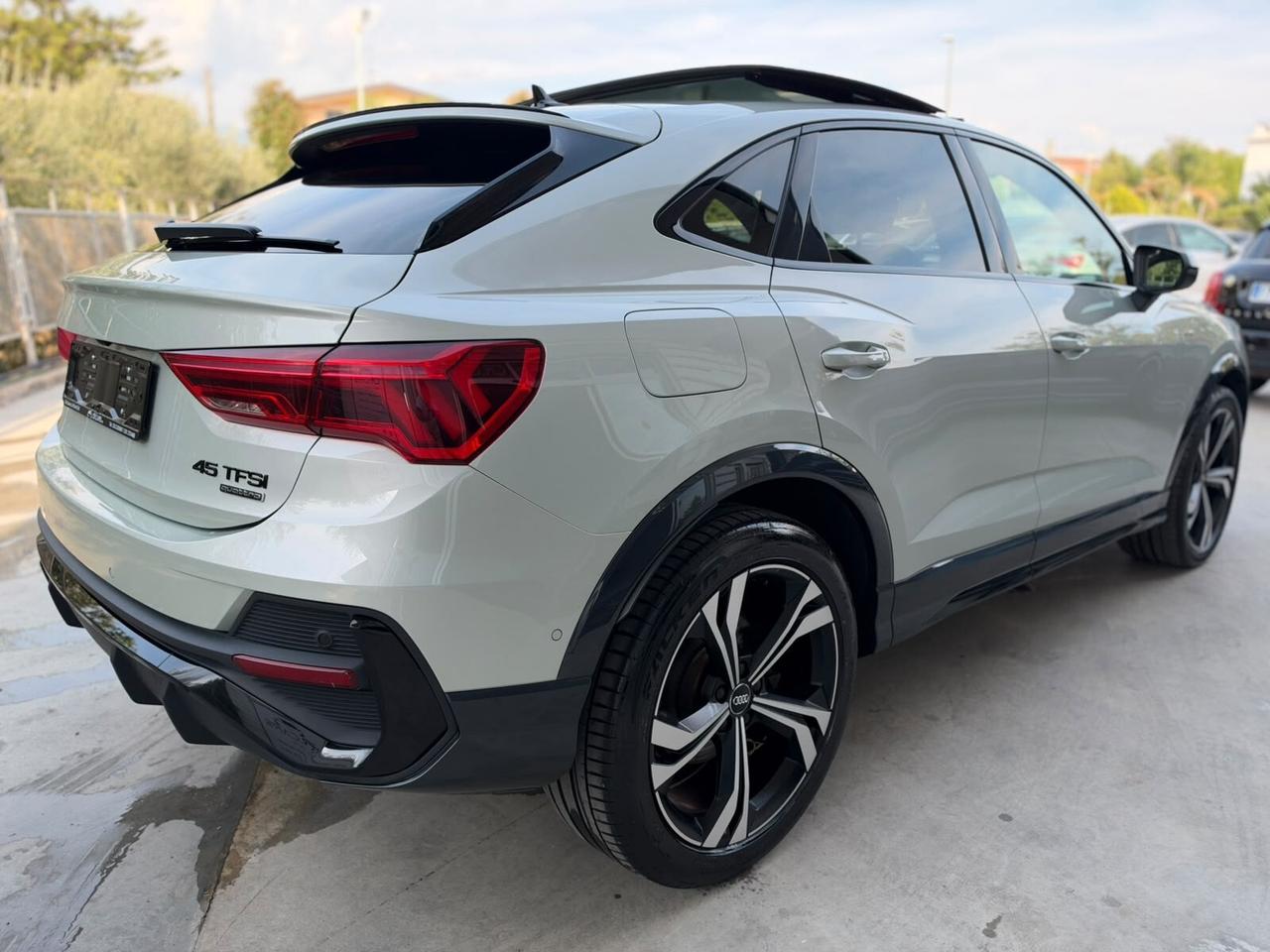 Audi Q3 SPB 45 TFSI quattro S tronic line edition - Tetto apribile