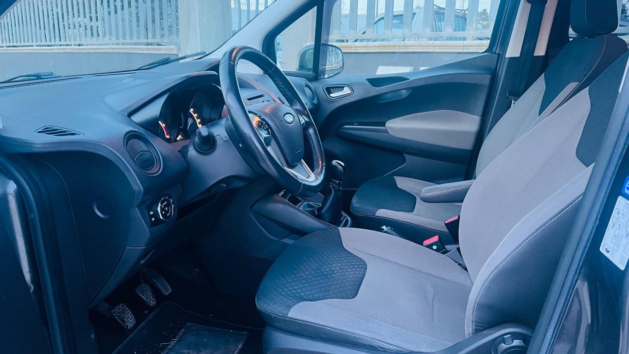 Ford Tourneo Courier 1.5 TDCI 95 CV Titanium
