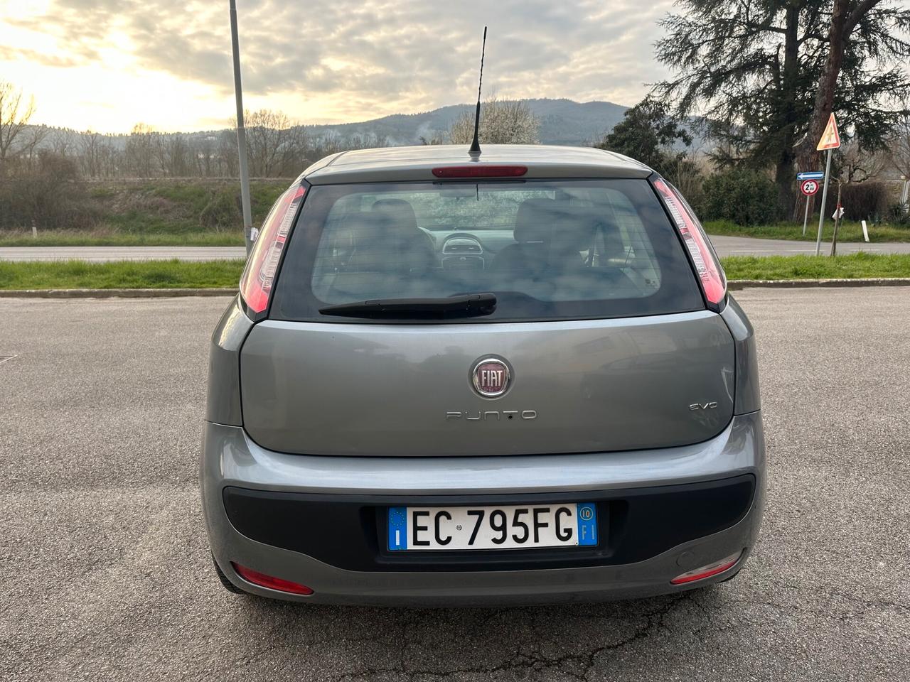 Fiat Punto Evo 1.3 Mjt 90 CV 5 porte Emotion ok neo patentati