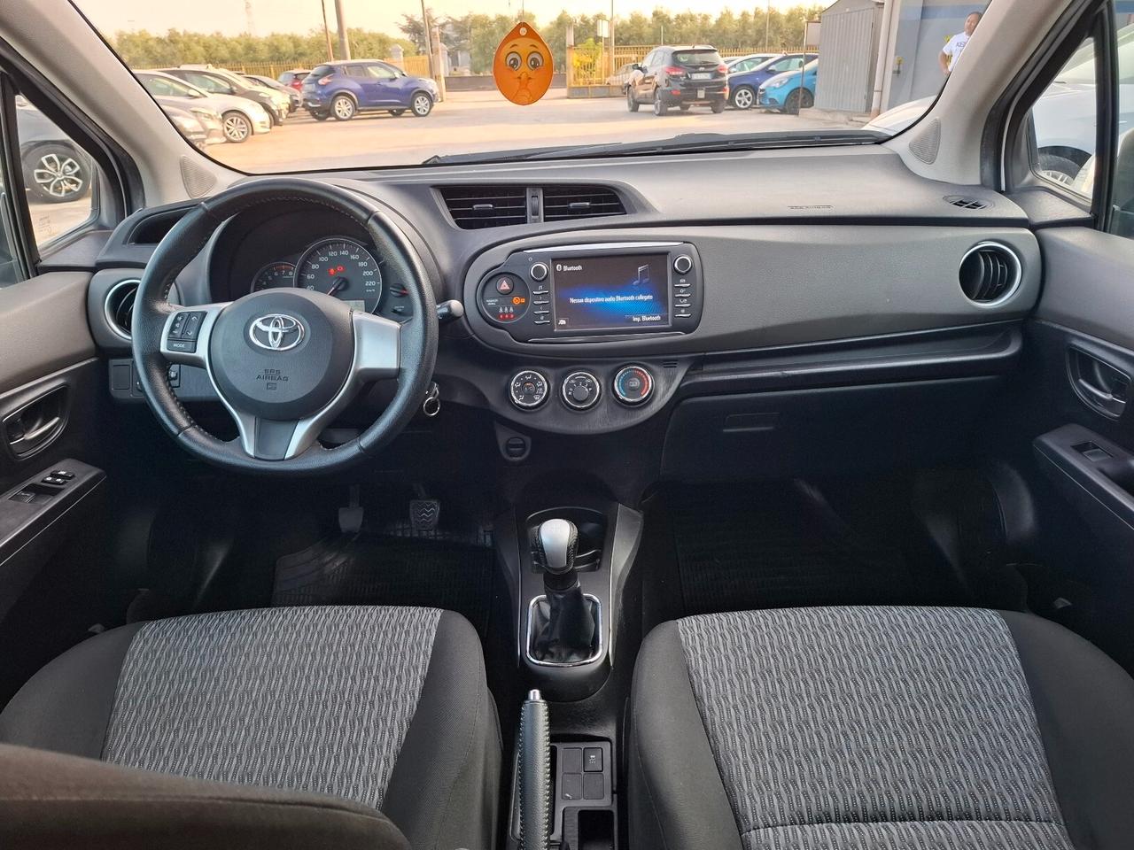 Toyota Yaris 1.0 BENZINA - 2013 BICOLORE