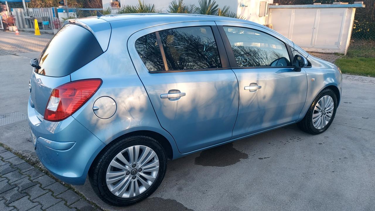 Opel Corsa 1.2 - GPL-TECH Edition