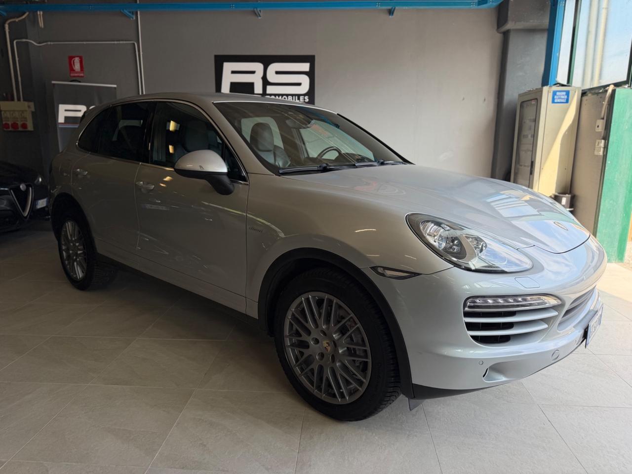 Porsche CAYENNE 3.0 V6 BOSE KMCERT UNICOPR