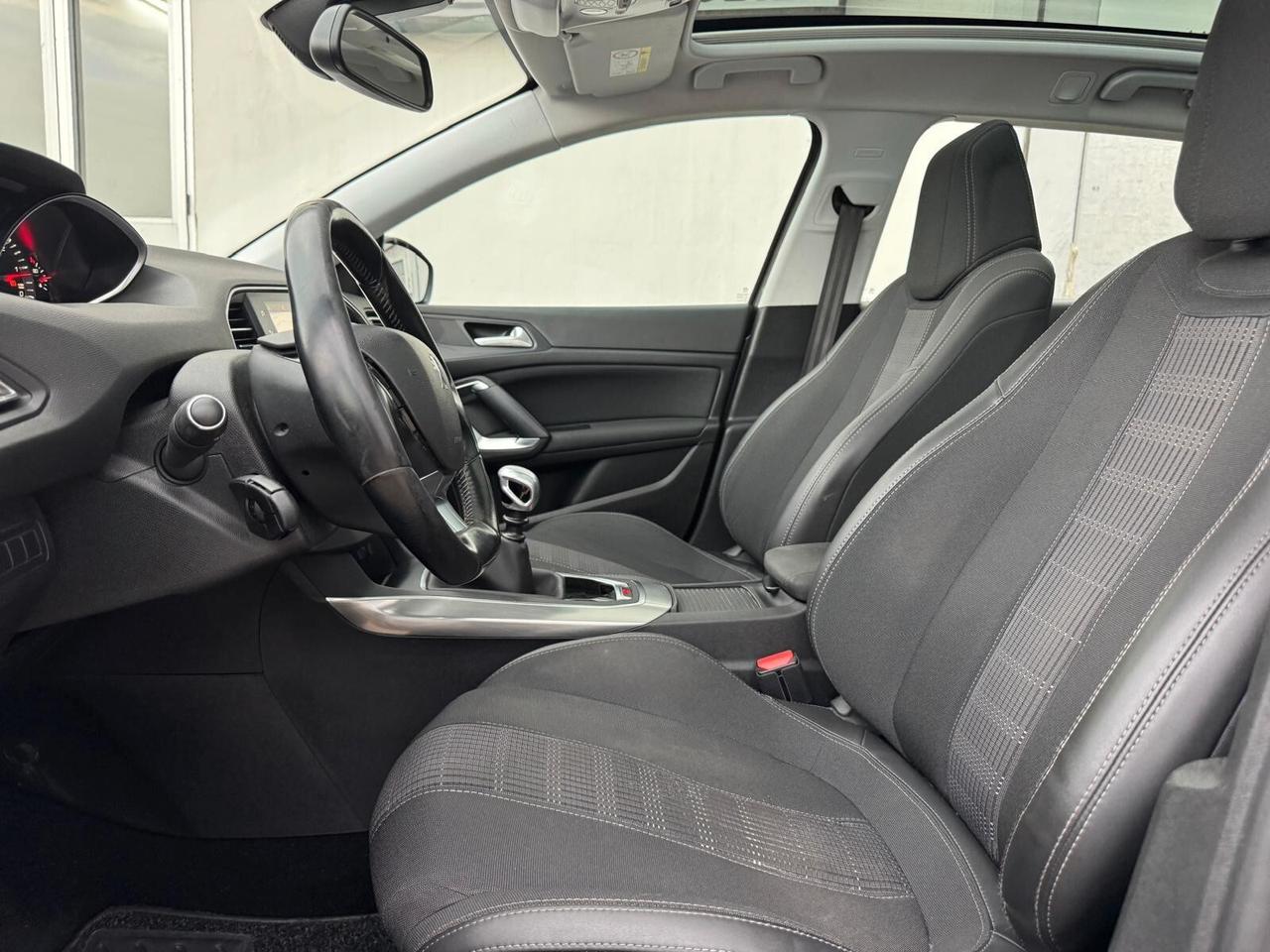 Peugeot 308 BlueHDi 130 S&S SW Allure
