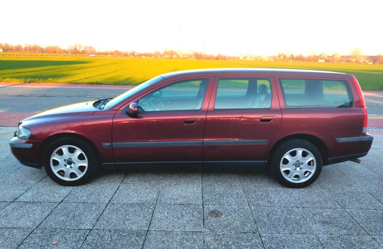 Volvo V70/XC70 V70 2.4i 20V cat Bi-Fuel Metano