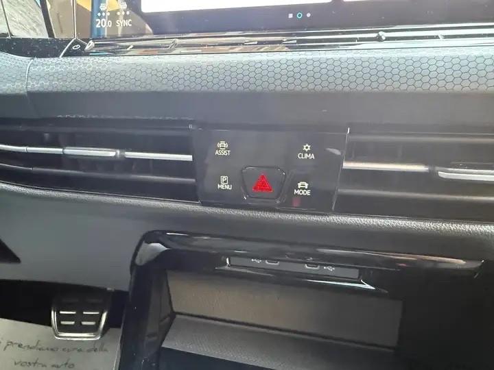 Volkswagen Golf GTI 2.0 TSI DSG PERFORMANCE