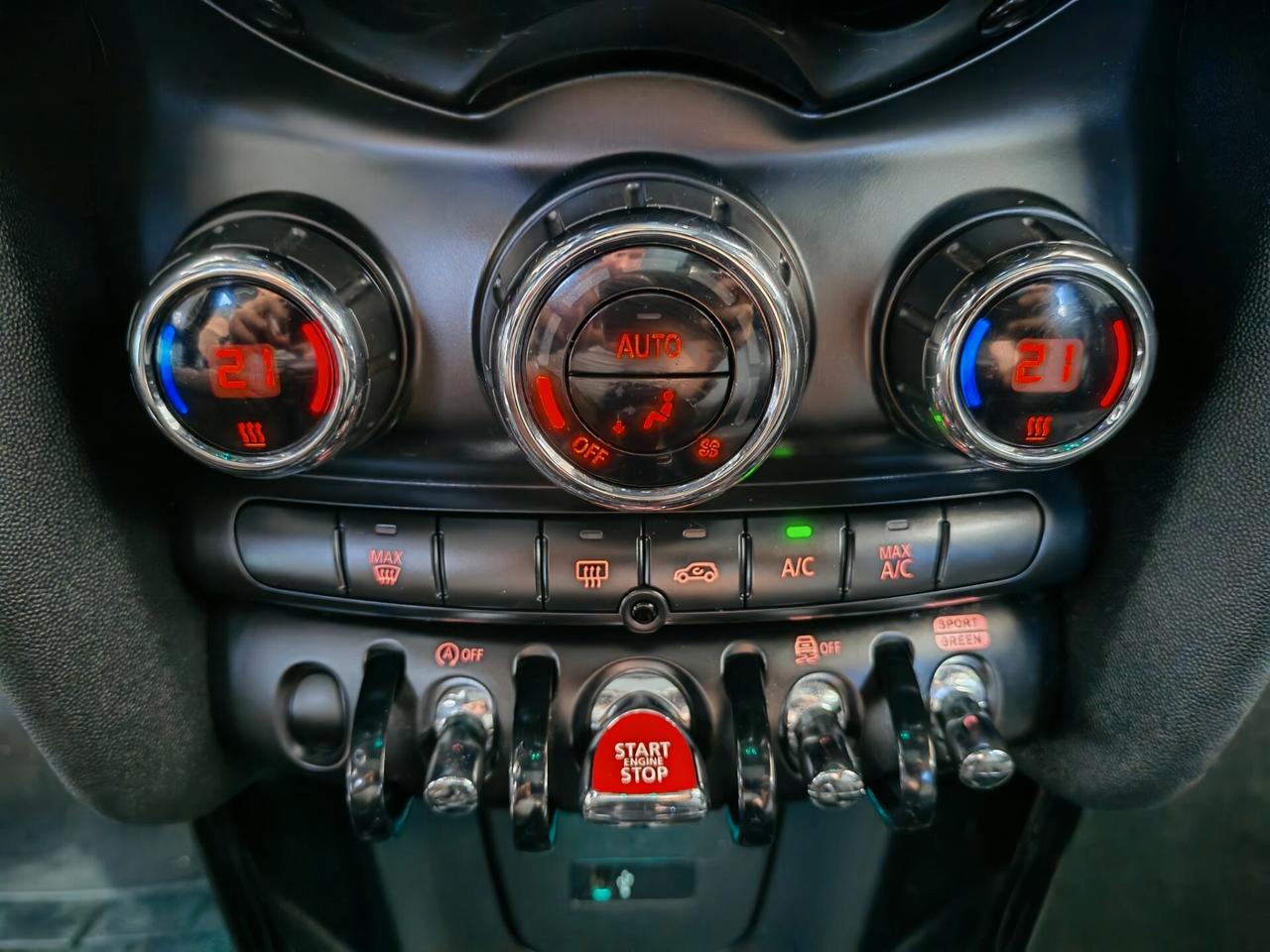 Mini Cooper D 116 cv Auto