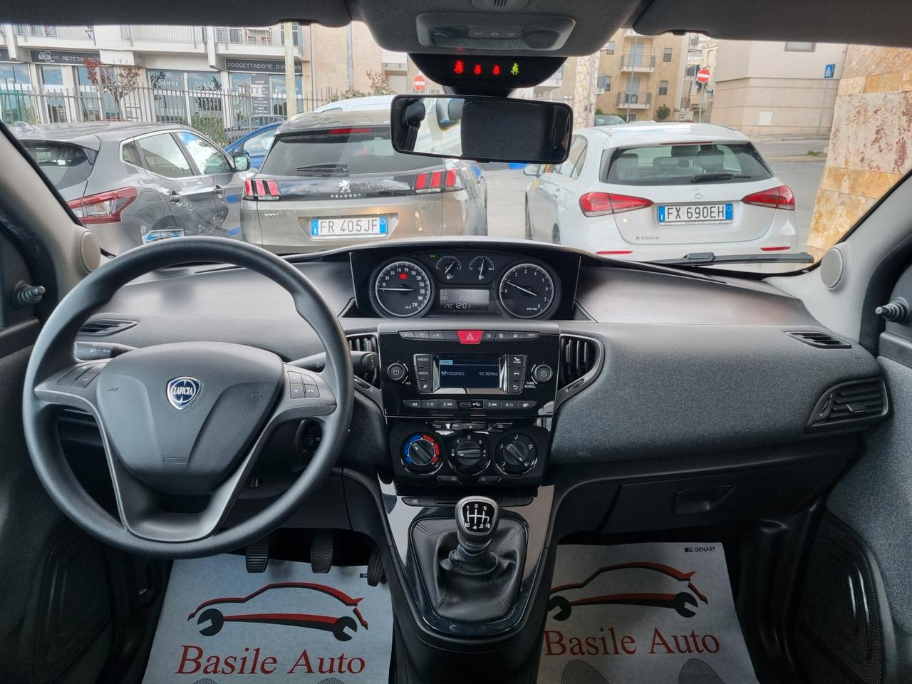 Lancia Ypsilon 1.0 FireFly 5 porte S&S Hybrid Silver