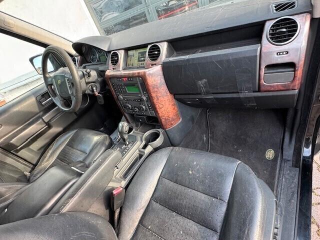 Land Rover Discovery 3 4.4 V8 HSE (VEICOLO SOLO PER COMMERCIANTI)