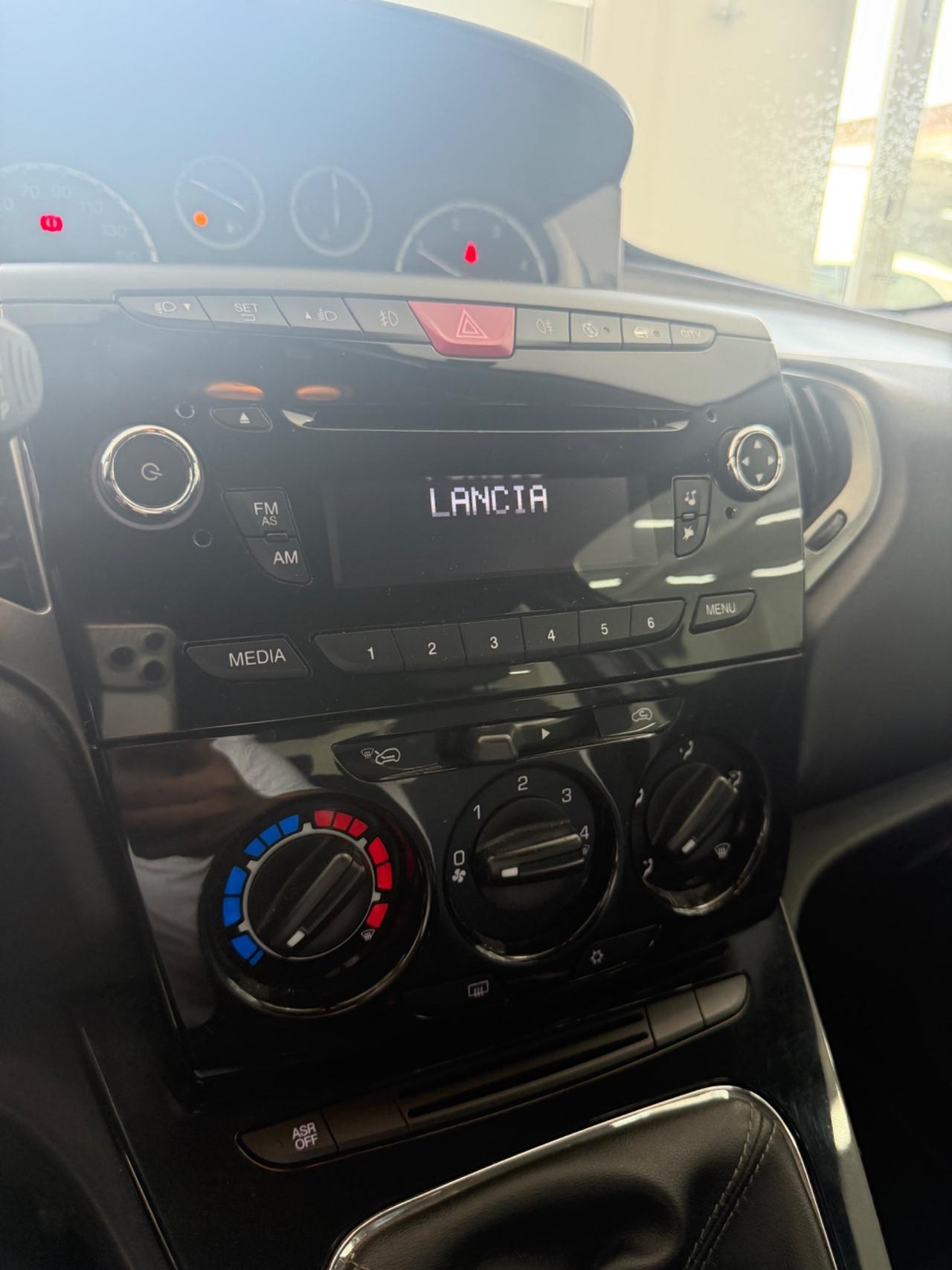 Lancia Ypsilon 1.3 MJT 95 CV 5 p. Platinum FINANZIABILE