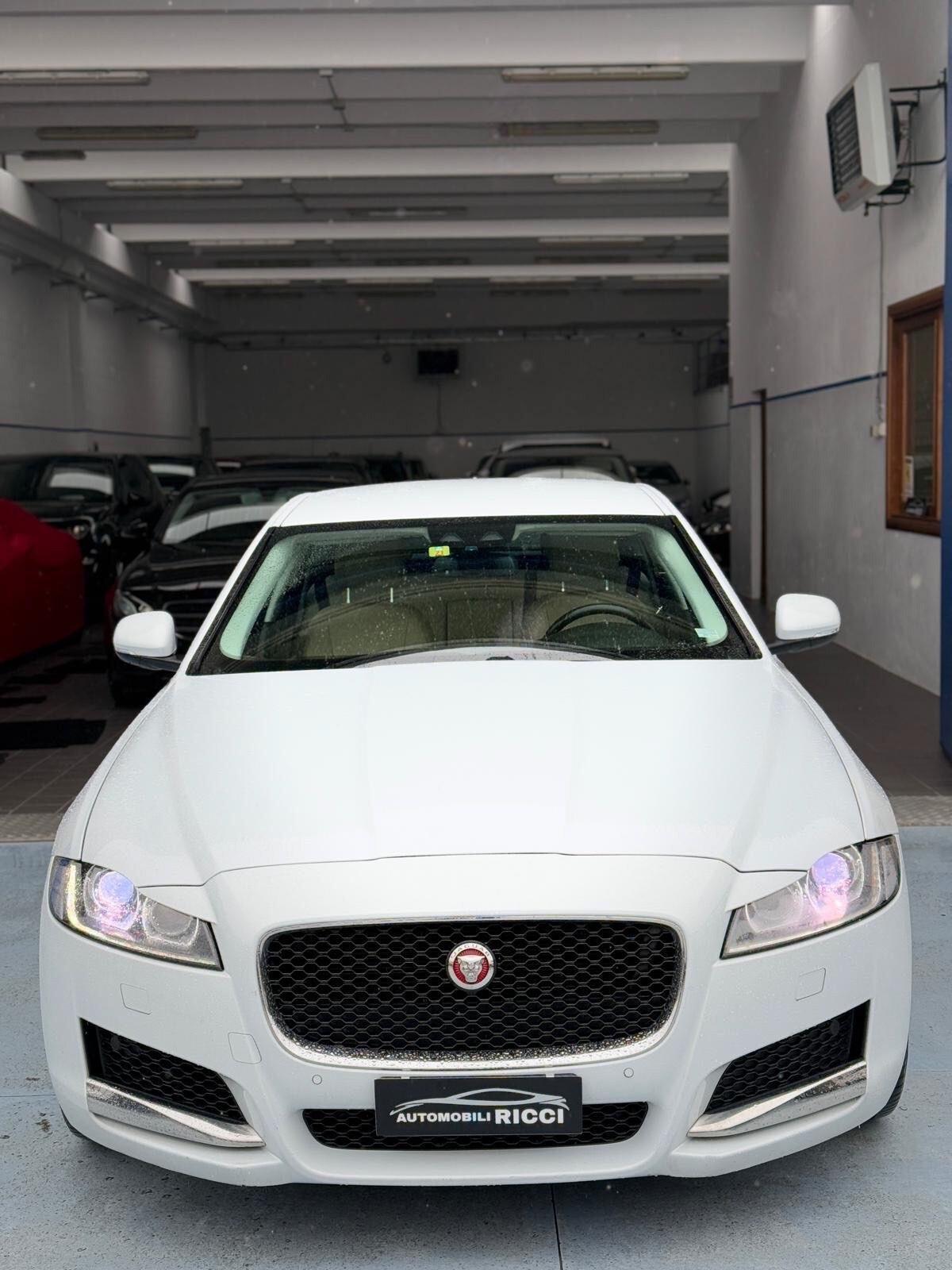 Jaguar XF 3.0 D V6 300 CV aut. Prestige