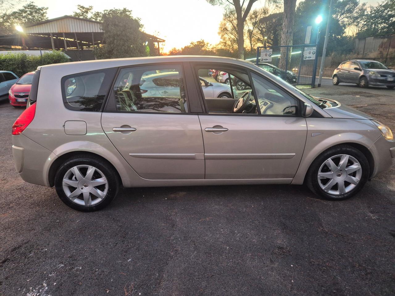 Renault Scenic Grand Scénic 1.9 dCi/130CV Serie Speciale